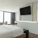 Dorchester Hotel 4*
