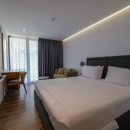 Dorchester 4* Sarandë