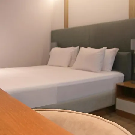 Dorchester Ξενοδοχείο 4*