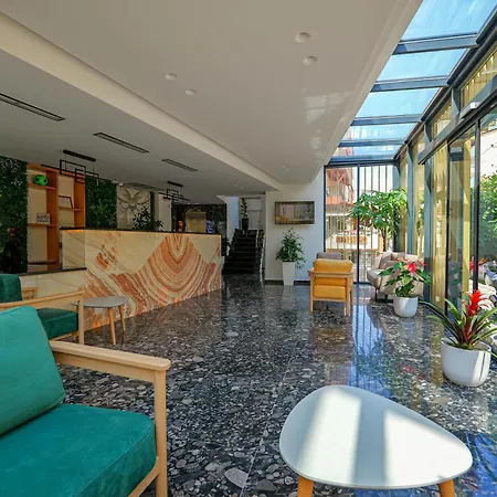 Ξενοδοχείο Dorchester 4*