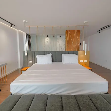 ホテル Dorchester Sarandë