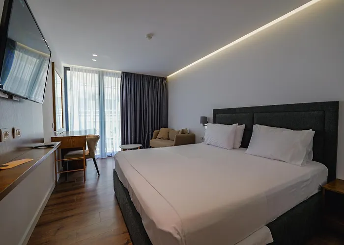 Dorchester 4* Sarandë