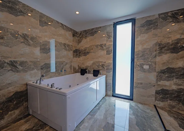 Ξενοδοχείο Dorchester 4*